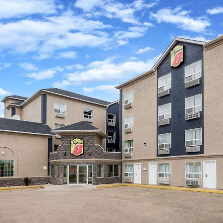 Super 8 By Wyndham Grande Prairie Hotel Kültér fotó