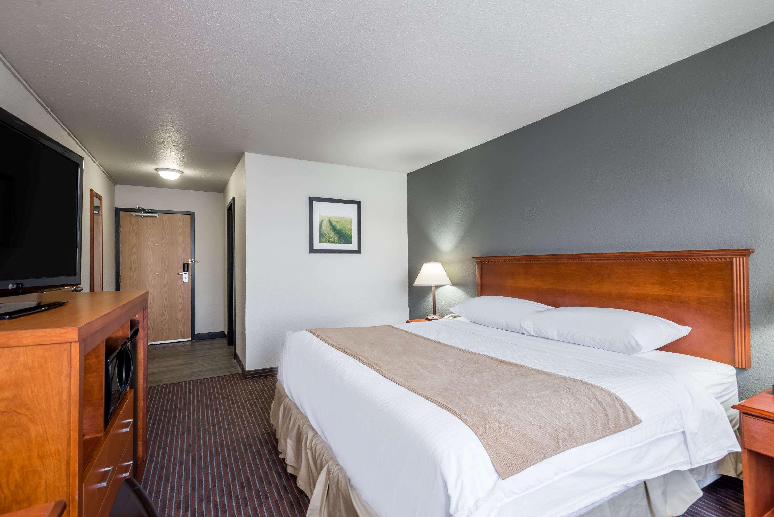 Super 8 By Wyndham Grande Prairie Hotel Kültér fotó