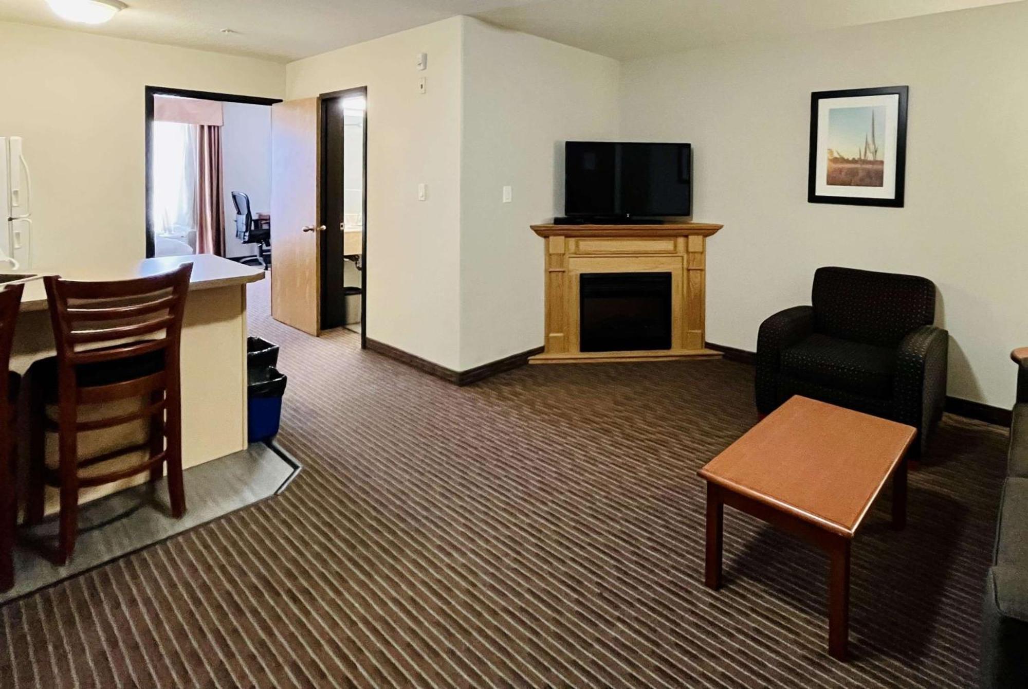 Super 8 By Wyndham Grande Prairie Hotel Kültér fotó