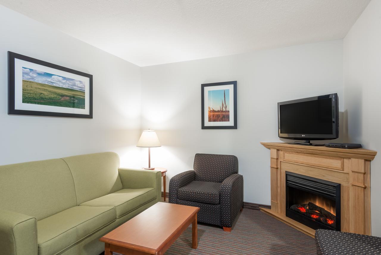 Super 8 By Wyndham Grande Prairie Hotel Kültér fotó