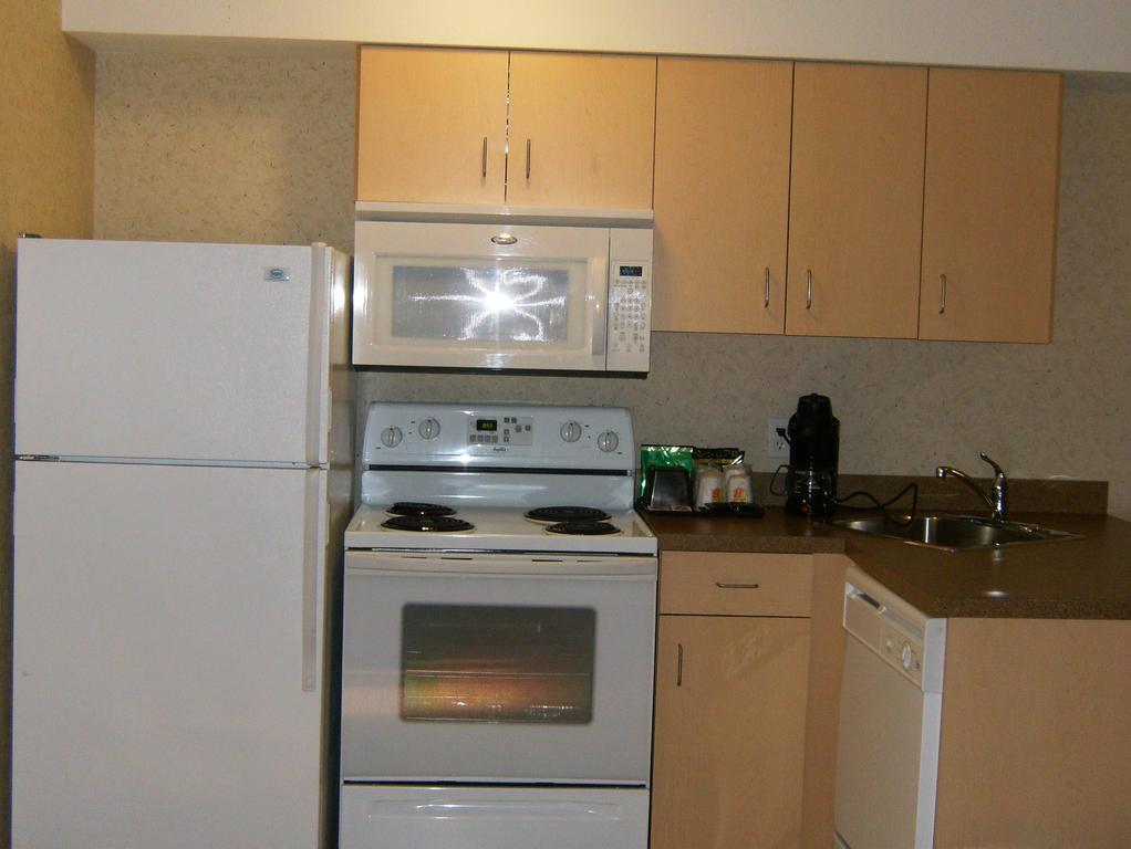 Super 8 By Wyndham Grande Prairie Hotel Kültér fotó
